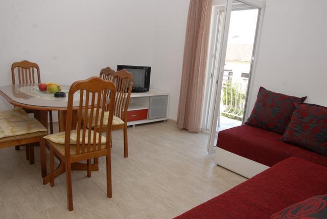 Apartments Dosljak Тиват Екстер'єр фото