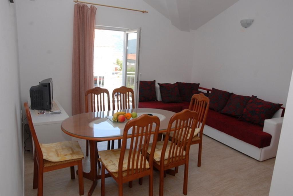 Apartments Dosljak Тиват Екстер'єр фото